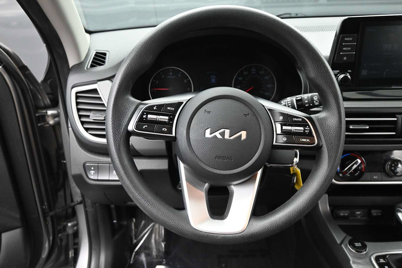 Used 2022 Kia Seltos LX AWD/4WD image 23