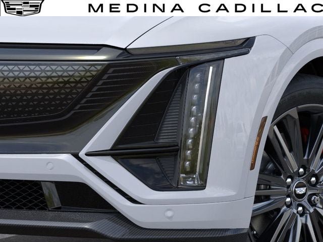 New 2026 Cadillac Lyriq V w/ Exterior Carbon Fiber Package AWD/4WD image 10