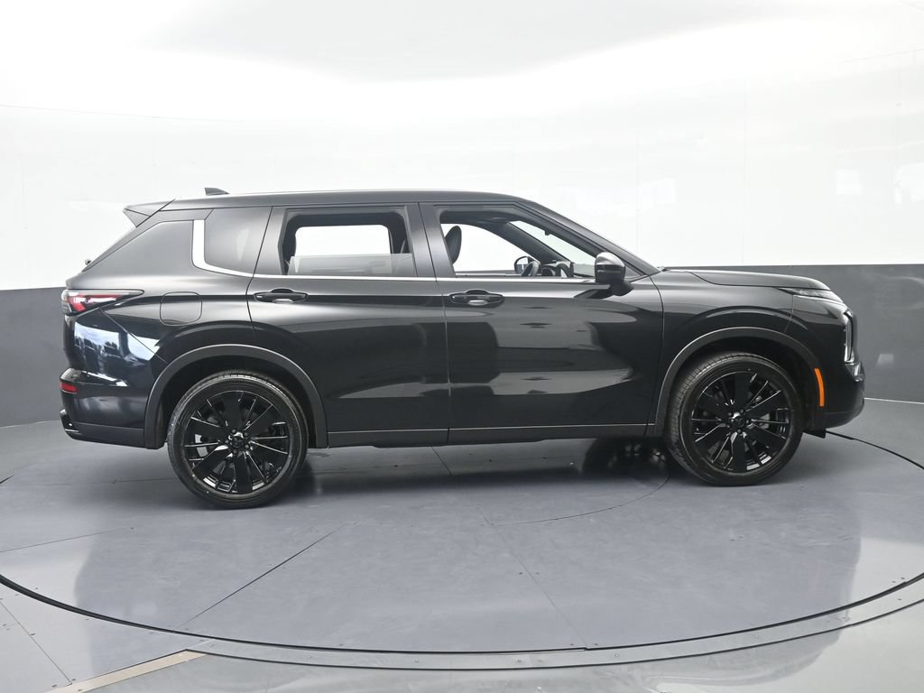 New 2026 Mitsubishi Outlander SE FWD image 7