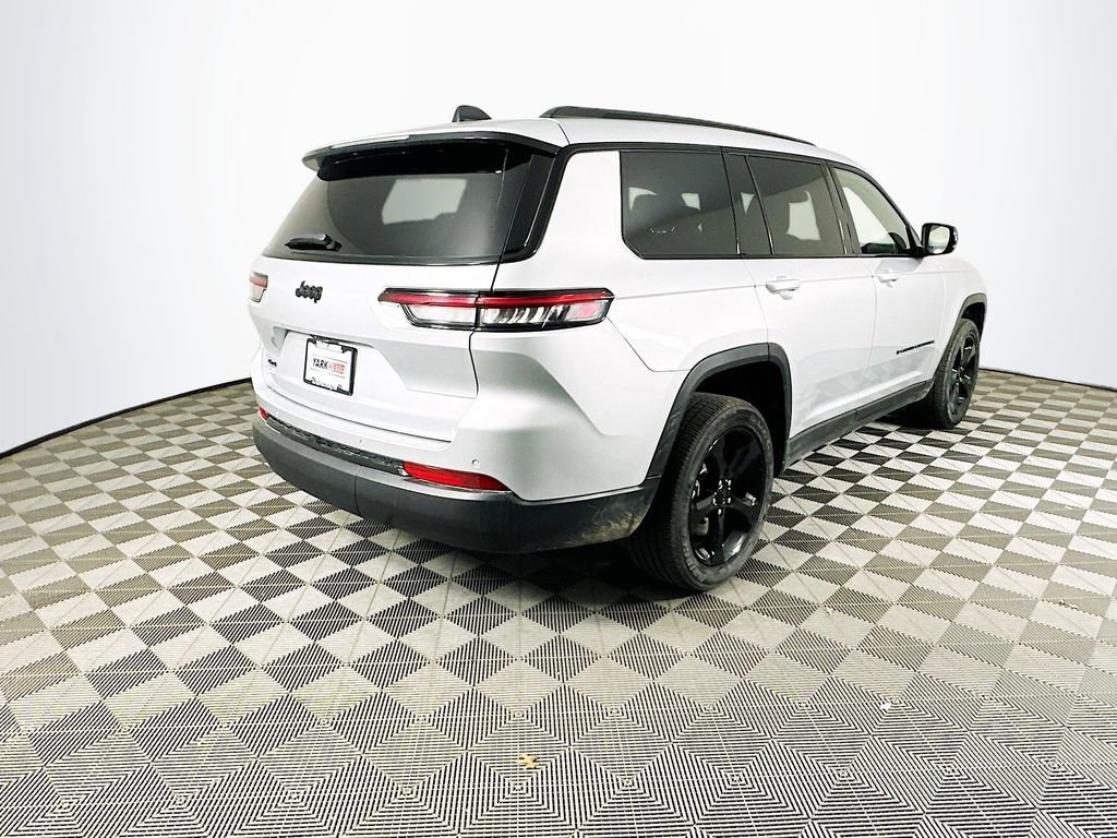 Certified 2023 Jeep Grand Cherokee L Altitude image 12