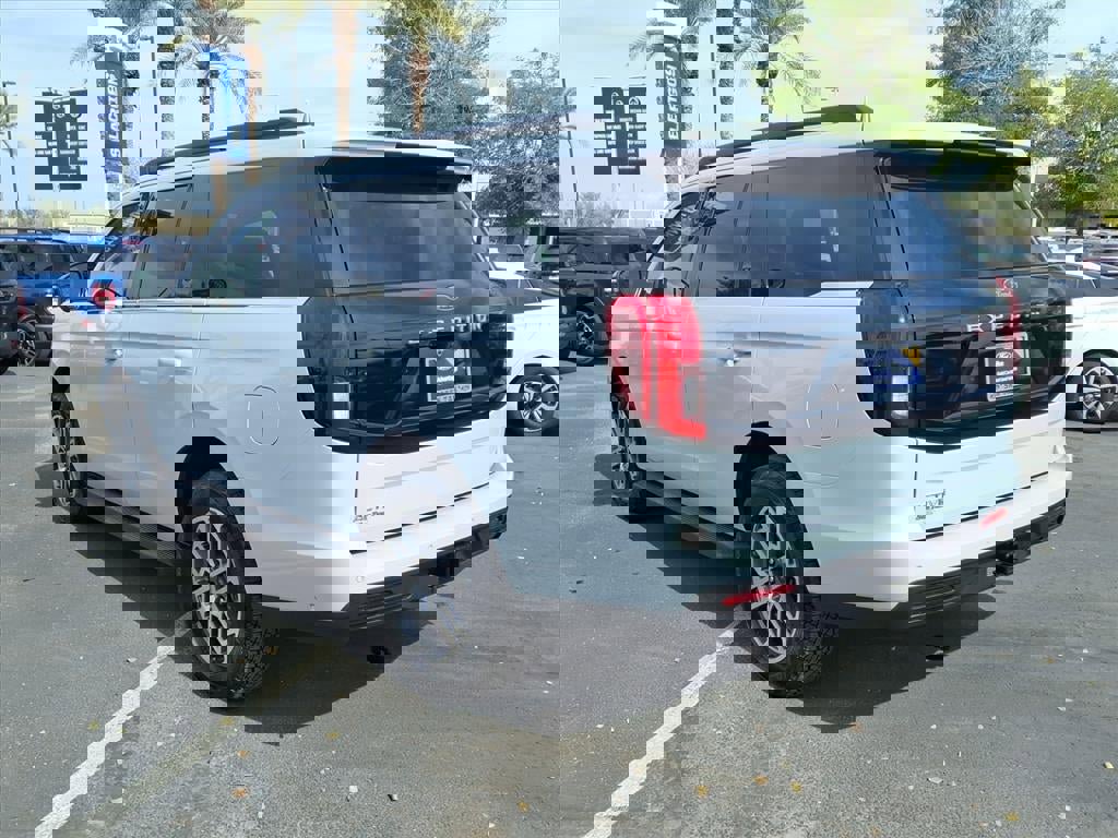 Certified 2025 Ford Expedition Active image 4