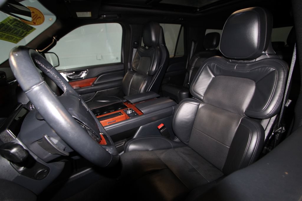 Used 2024 Lincoln Navigator L Reserve AWD/4WD image 4