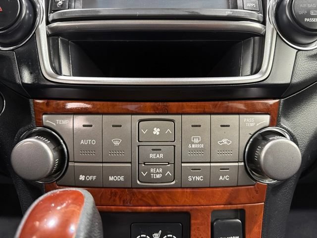 Used 2013 Toyota Highlander Limited AWD/4WD image 36