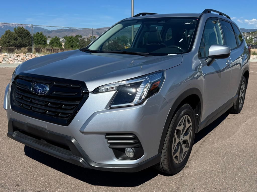 Used 2023 Subaru Forester Premium AWD/4WD image 3