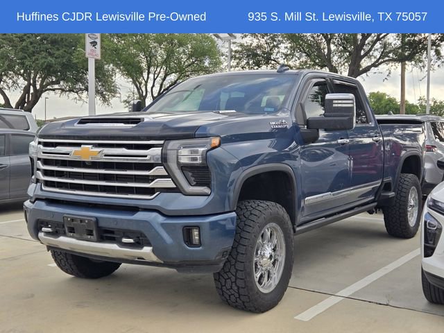 Used 2024 Chevrolet Silverado 2500 High Country w/ High Country Premium Package AWD/4WD image 3