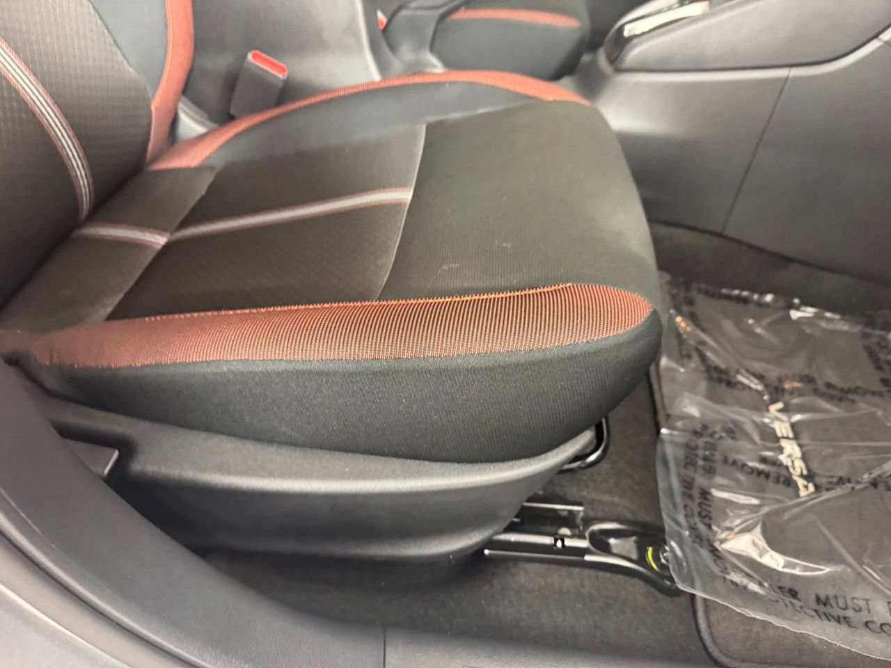 Used 2025 Nissan Versa SR FWD image 36