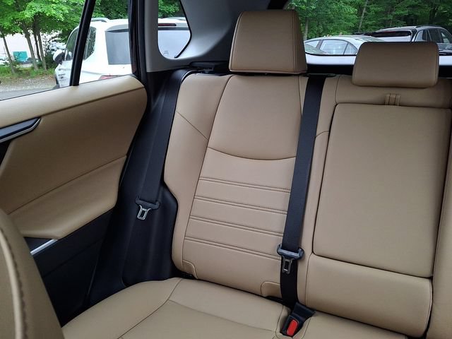 Used 2019 Toyota RAV4 XLE Premium w/ All Weather Liner Package AWD/4WD image 18