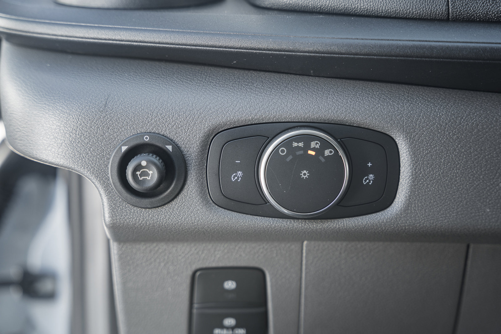 New 2026 Ford Transit 250 Low Roof w/ Load Area Protection Package RWD image 73