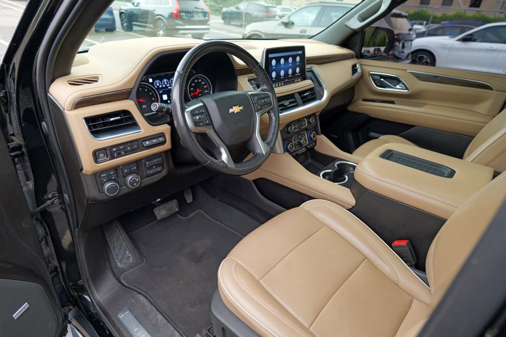 Used 2021 Chevrolet Suburban Premier w/ Premium Package AWD/4WD image 19