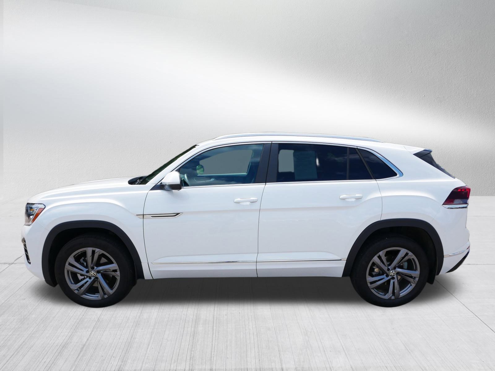 Certified 2024 Volkswagen Atlas Cross Sport SEL R-Line image 4