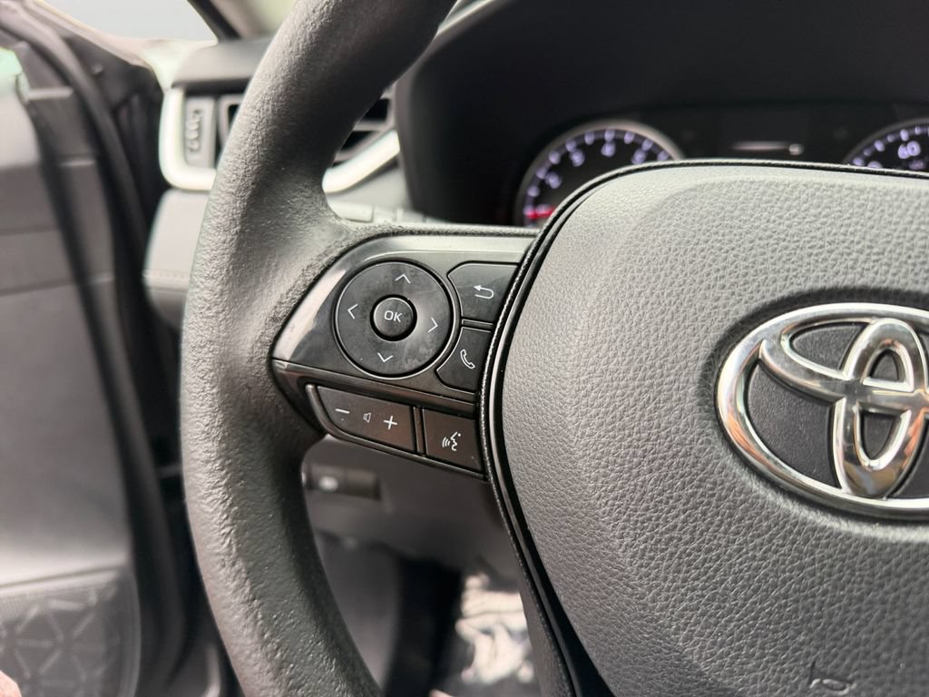 Used 2021 Toyota RAV4 XLE AWD/4WD image 20