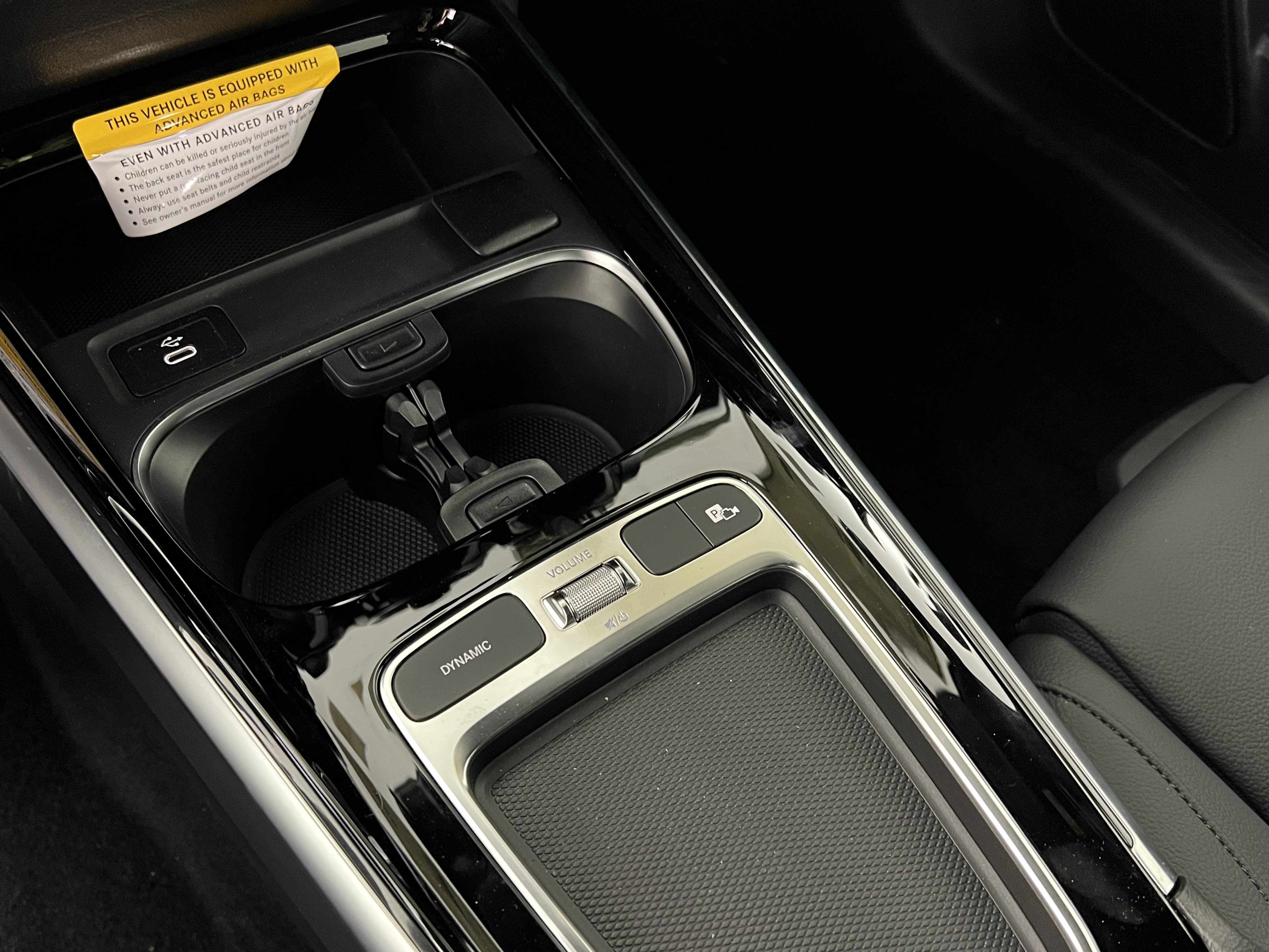 Used 2026 Mercedes-Benz GLB 250 4MATIC image 33