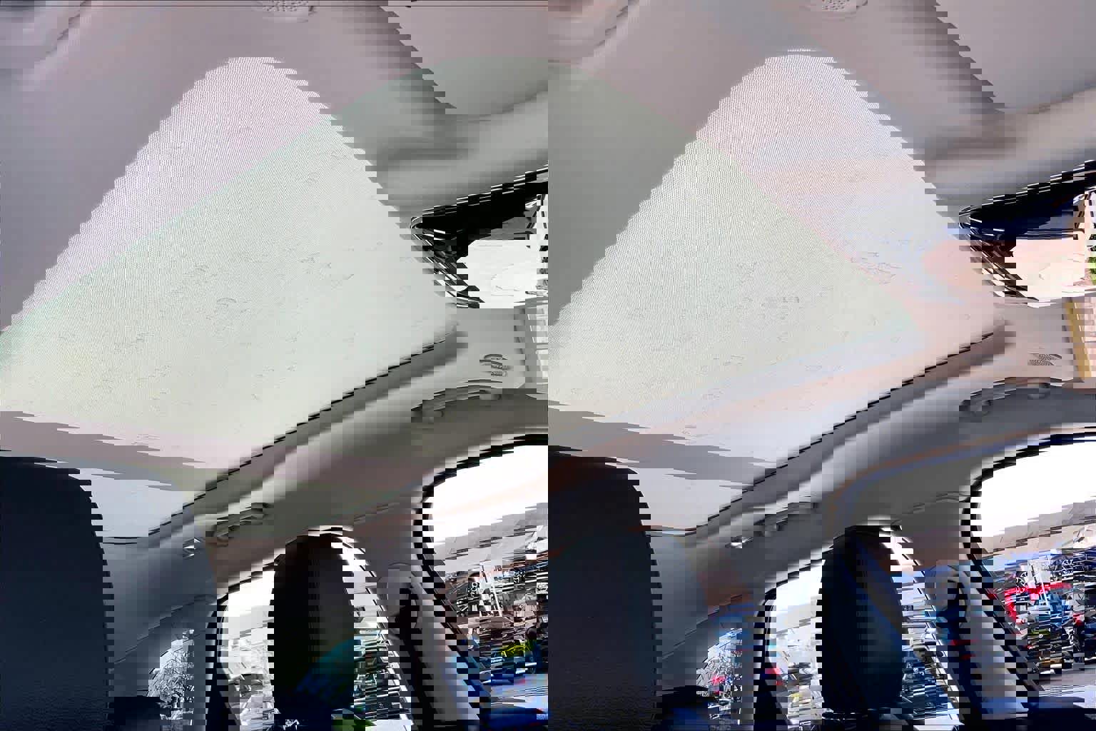 Used 2025 Land Rover Range Rover Velar Dynamic SE image 13