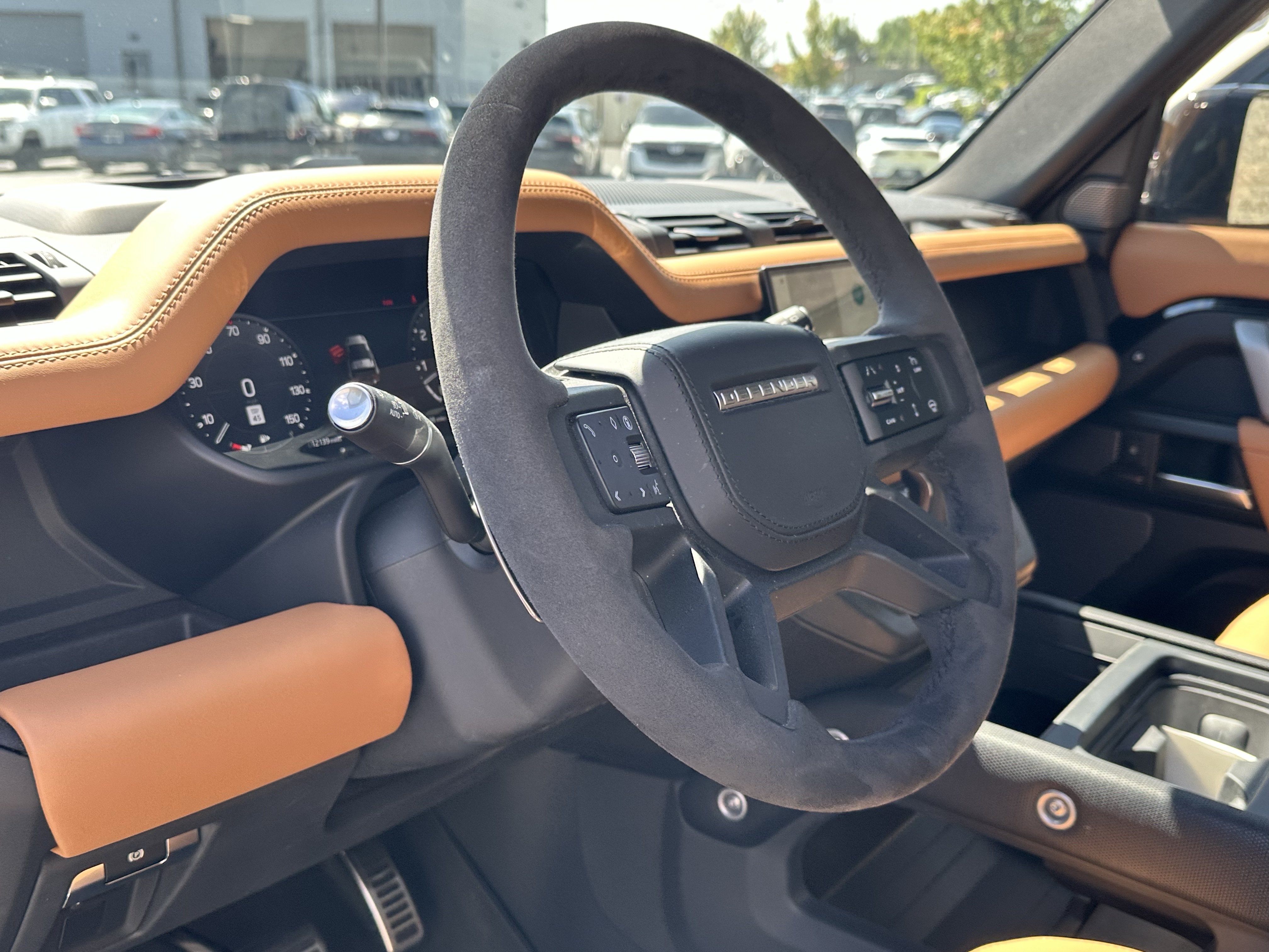 Certified 2024 Land Rover Defender 90 V8 AWD/4WD image 20