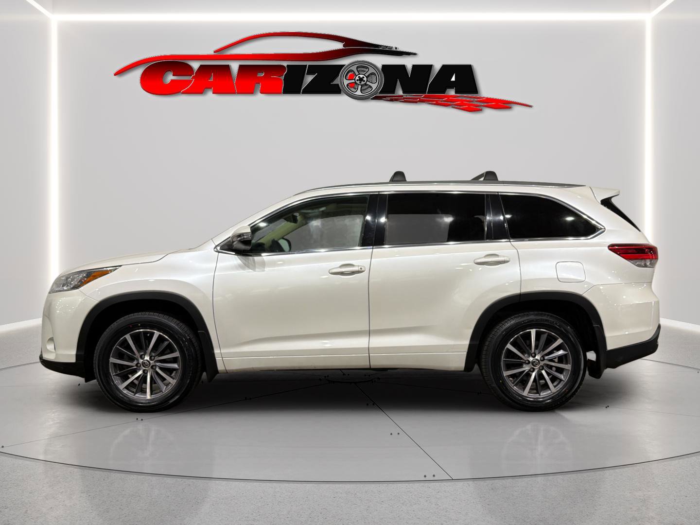 Used 2017 Toyota Highlander XLE AWD/4WD image 10