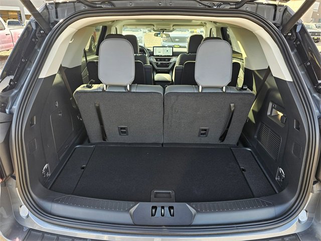 New 2025 Ford Explorer Active image 29