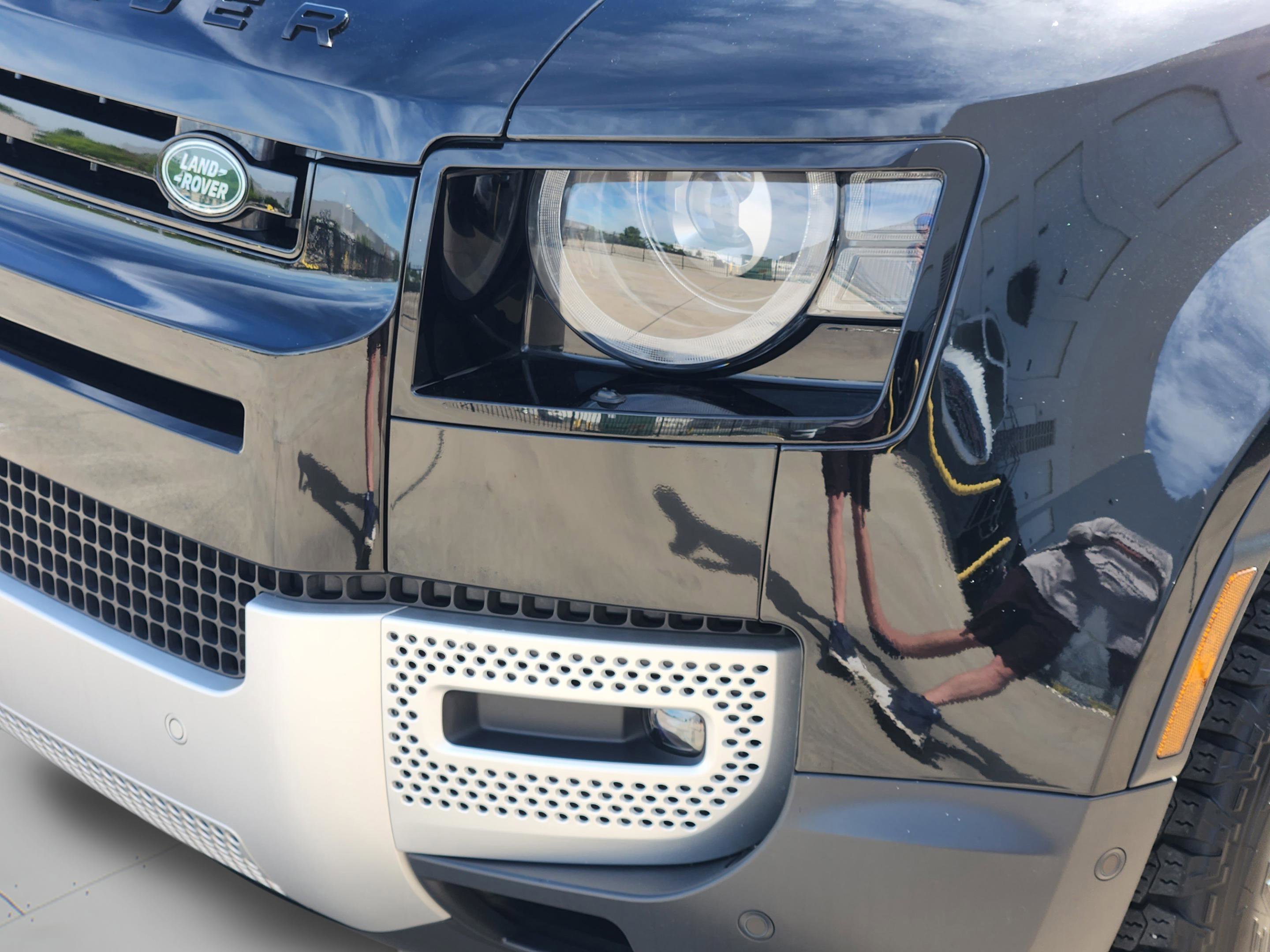 Certified 2025 Land Rover Defender 110 S image 31