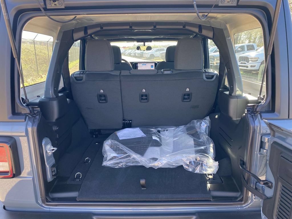 New 2026 Jeep Wrangler Unlimited Sport AWD/4WD image 9