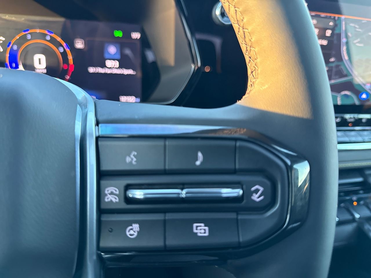 Used 2025 Chevrolet Colorado ZR2 w/ Technology Package image 26