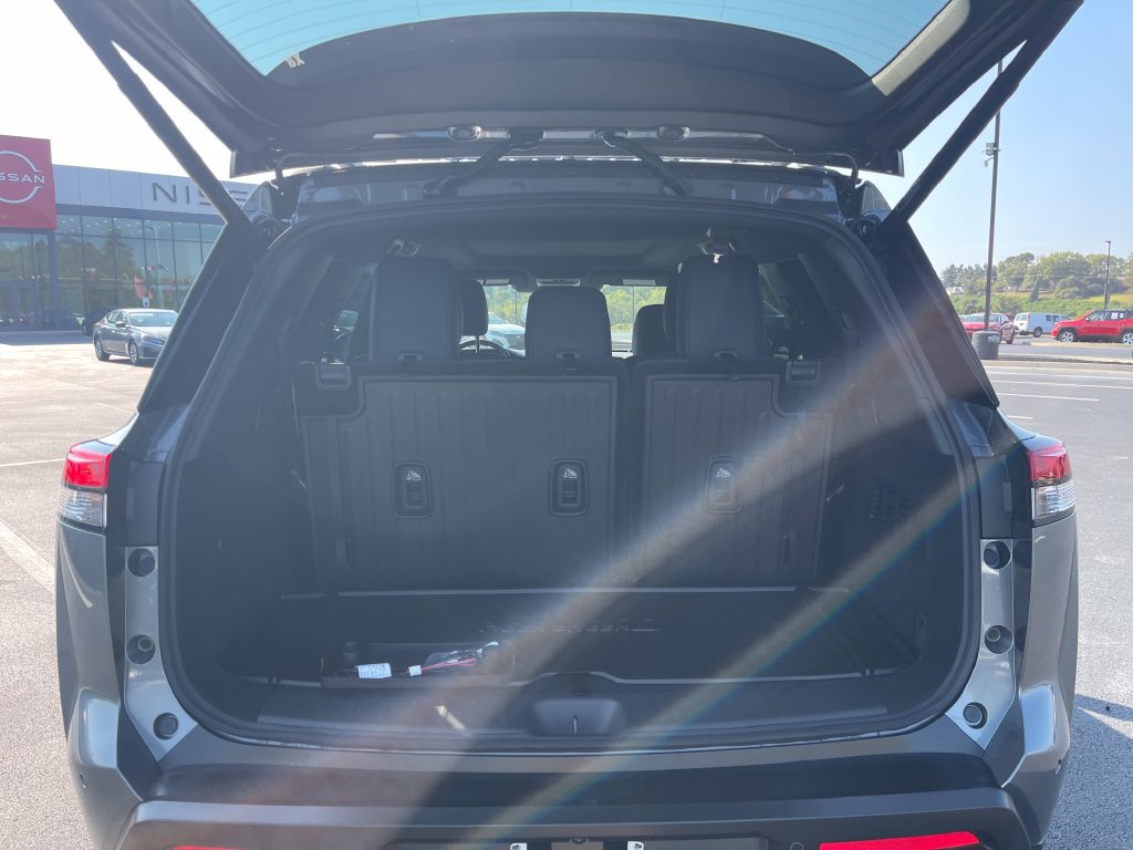 New 2026 Nissan Pathfinder Rock Creek w/ Rock Creek Premium Package AWD/4WD image 9