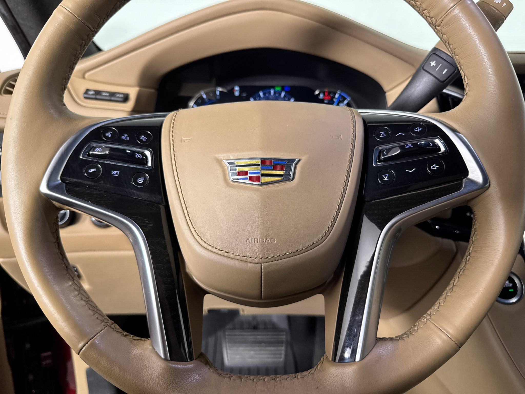 Used 2018 Cadillac Escalade Platinum AWD/4WD image 18