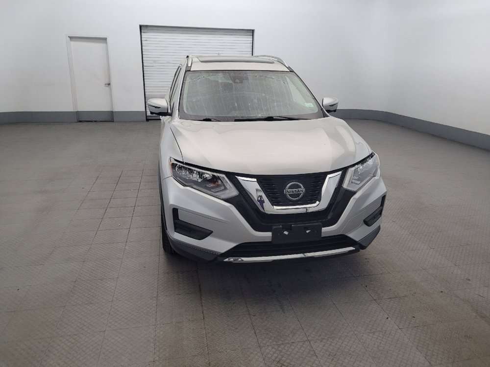 Used 2019 Nissan Rogue SV w/ Sun & Sound Touring Package AWD/4WD image 14