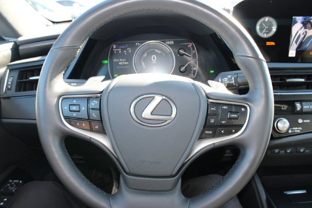 Certified 2025 Lexus ES 300h w/ Premium Package FWD image 16