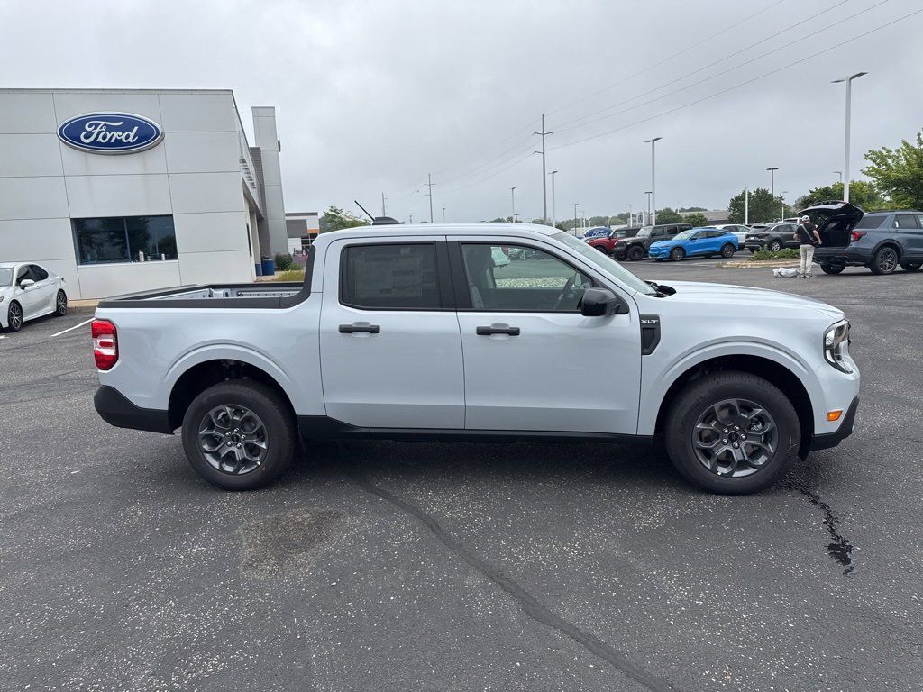 New 2025 Ford Maverick XLT w/ XLT Luxury Package image 4