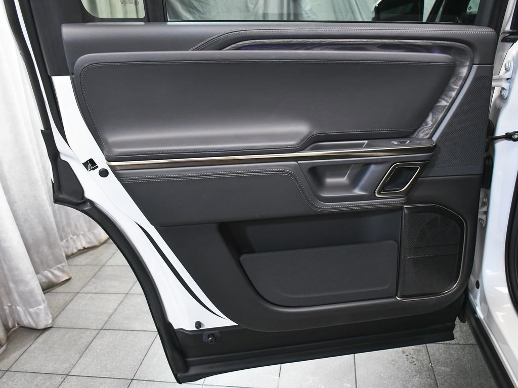 Used 2022 Rivian R1S Launch Edition image 12