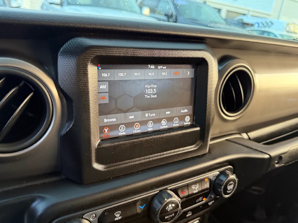 Used 2022 Jeep Gladiator Sport AWD/4WD image 21