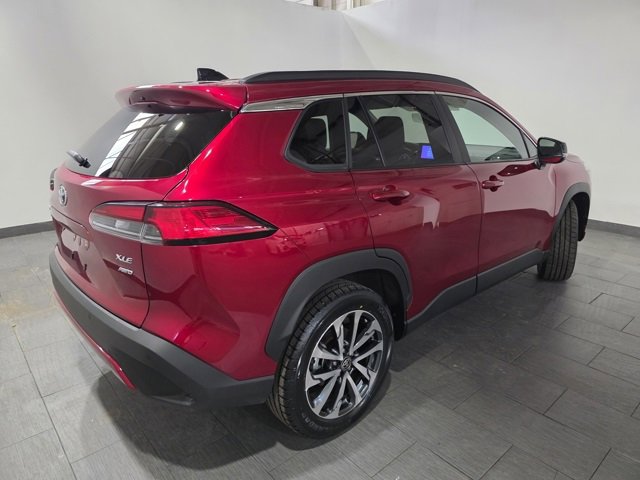 Used 2025 Toyota Corolla Cross XLE image 5