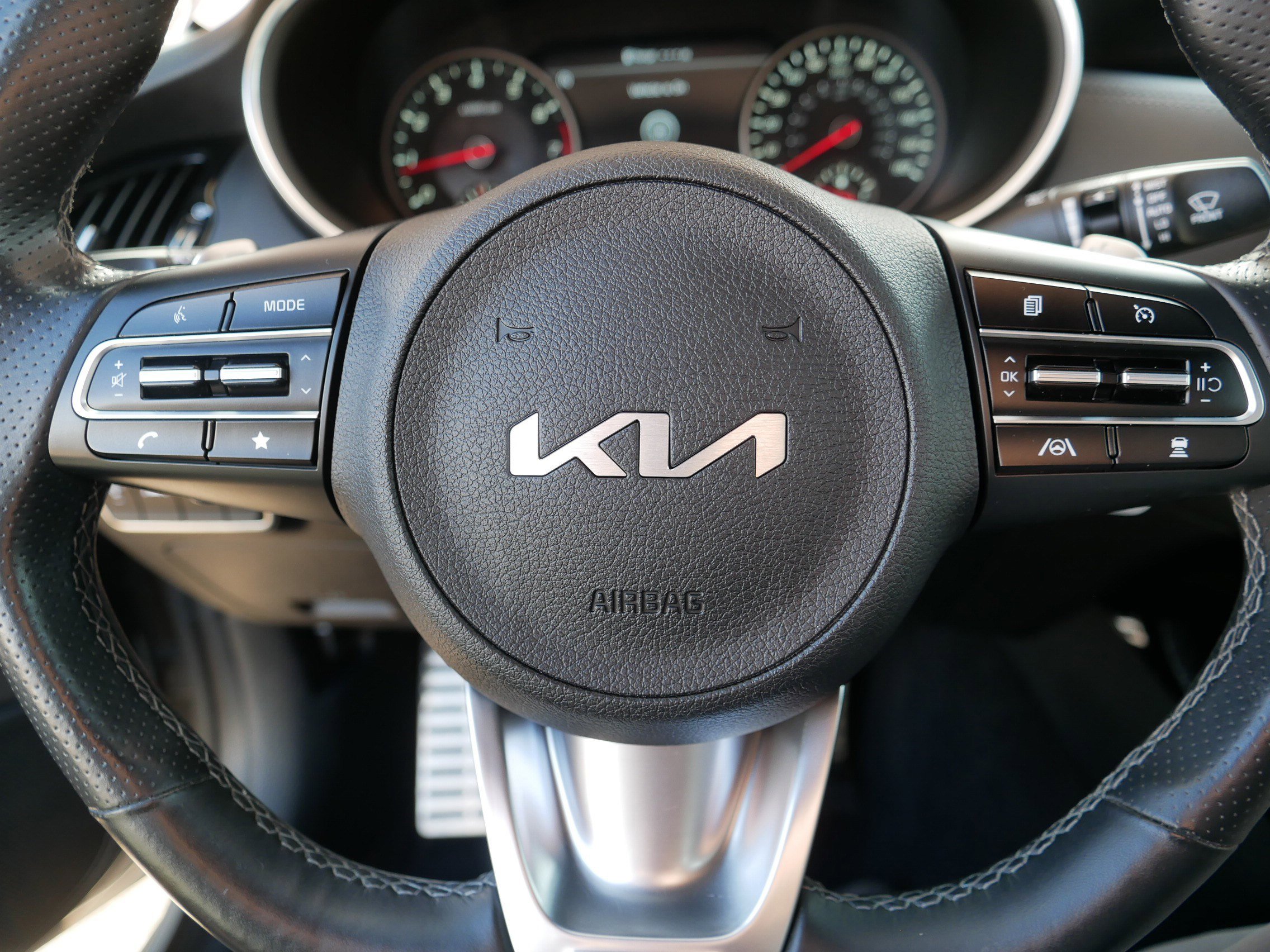 Certified 2022 Kia Stinger GT2 w/ Scorpion Package AWD/4WD image 25