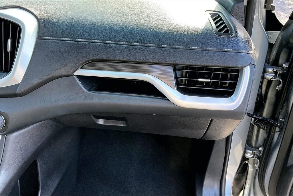 Used 2023 GMC Terrain SLT image 25