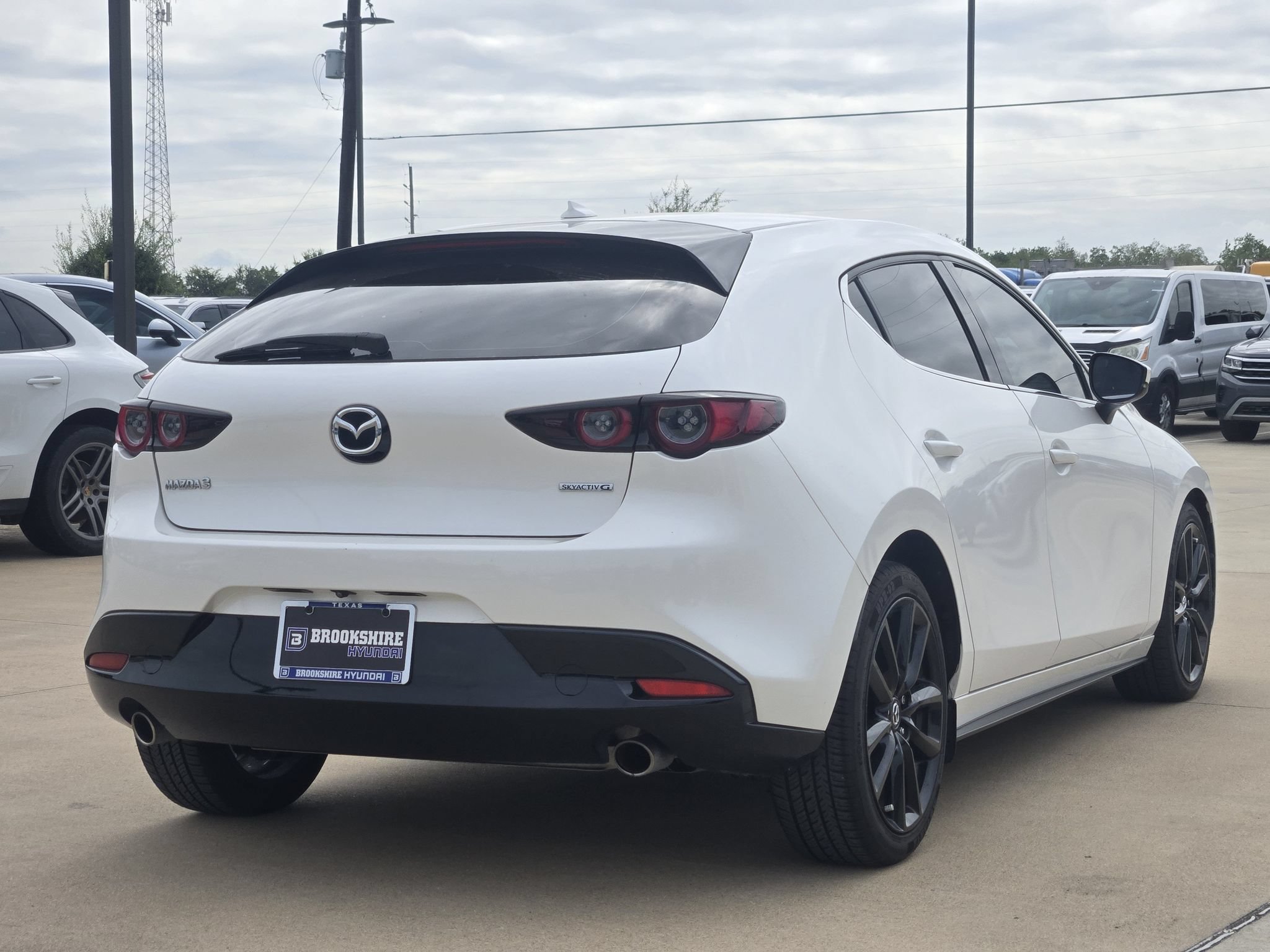 Used 2019 MAZDA MAZDA3 Hatchback w/ Premium Package FWD image 6