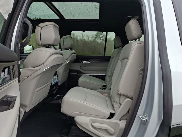 New 2026 Jeep Grand Wagoneer Summit image 7