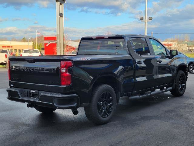 Used 2026 Chevrolet Silverado 1500 Custom w/ Turbomax Blackout Package AWD/4WD image 3