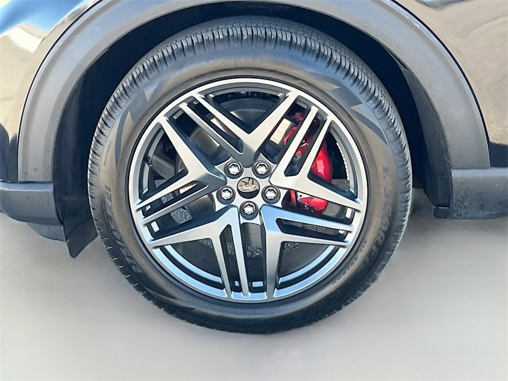 Used 2025 Ford Explorer ST-Line w/ Premium Package image 33