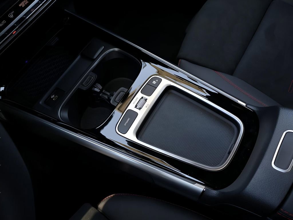 Certified 2025 Mercedes-Benz GLB 250 4MATIC image 27