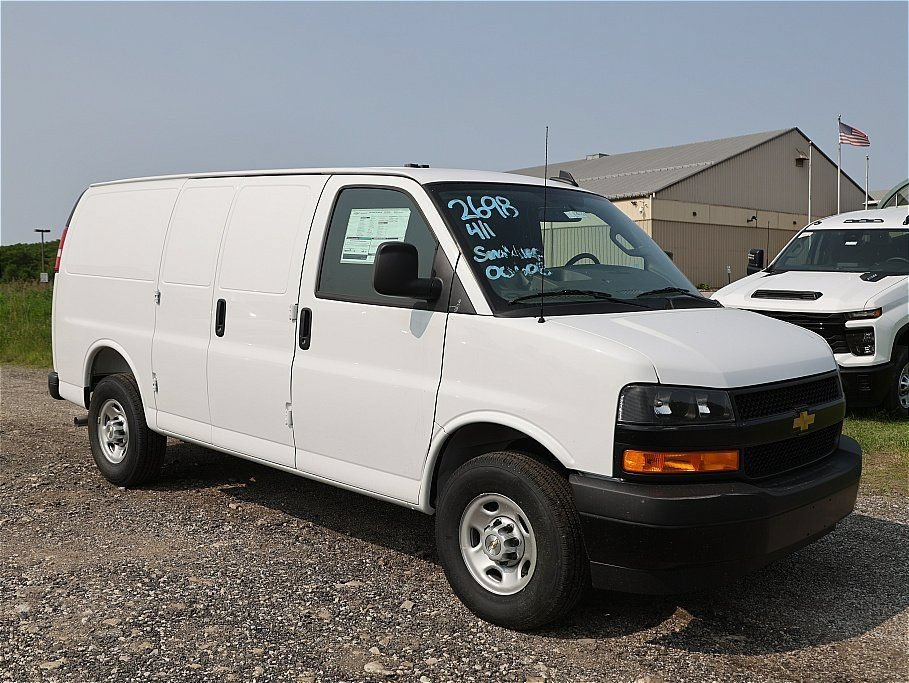 New 2025 Chevrolet Express 2500 w/ Communications Package RWD image 7