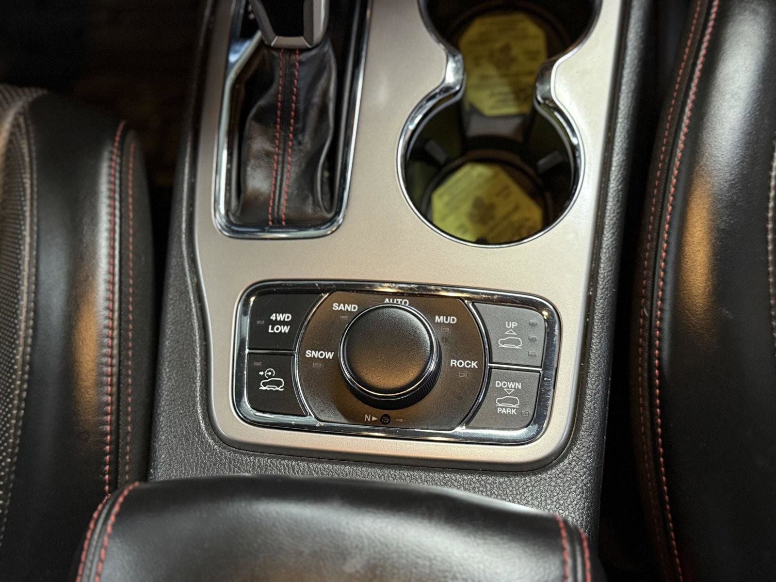 Used 2021 Jeep Grand Cherokee Trailhawk w/ Trailhawk Luxury Group image 11