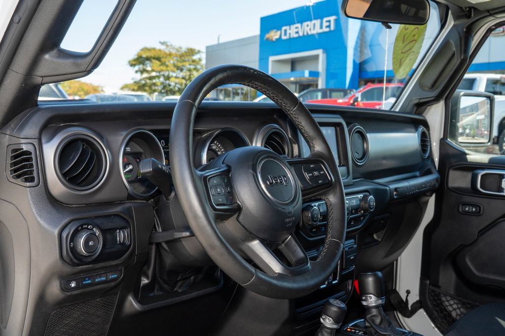 Used 2023 Jeep Wrangler Unlimited w/ Cold Weather Group AWD/4WD image 14
