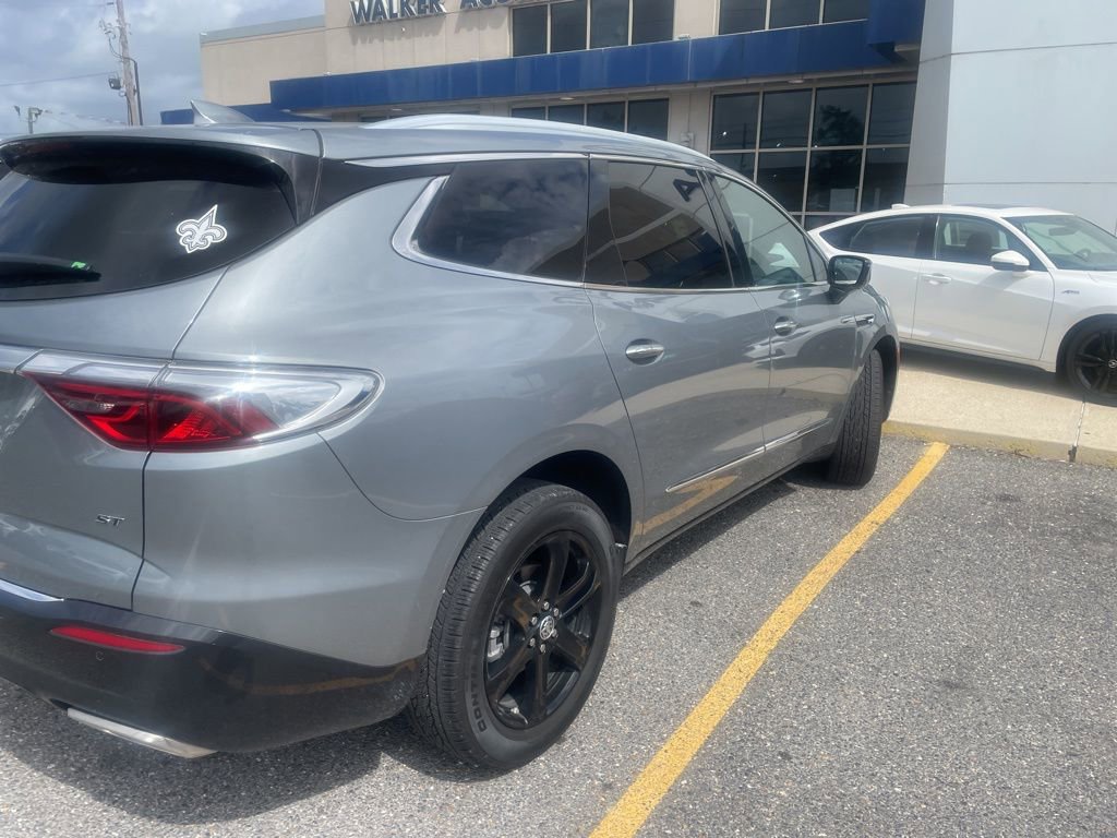 Used 2023 Buick Enclave Essence w/ Experience Buick Package image 6