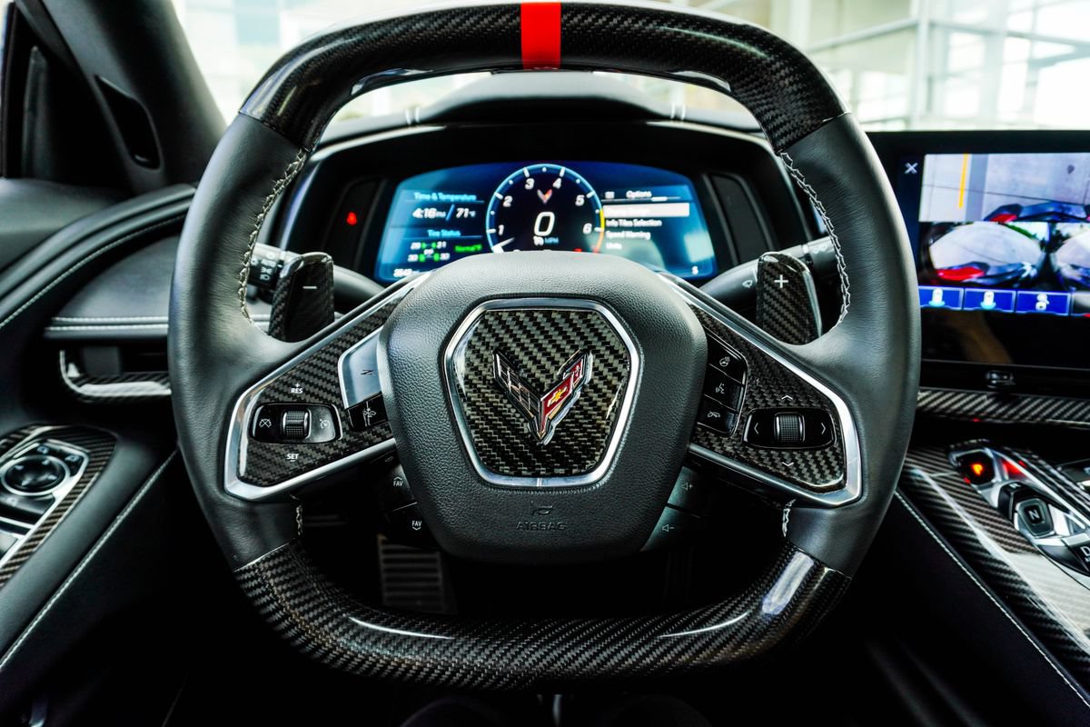 Used 2024 Chevrolet Corvette Stingray Preferred Cpe w/ Battery Protection Package RWD image 16