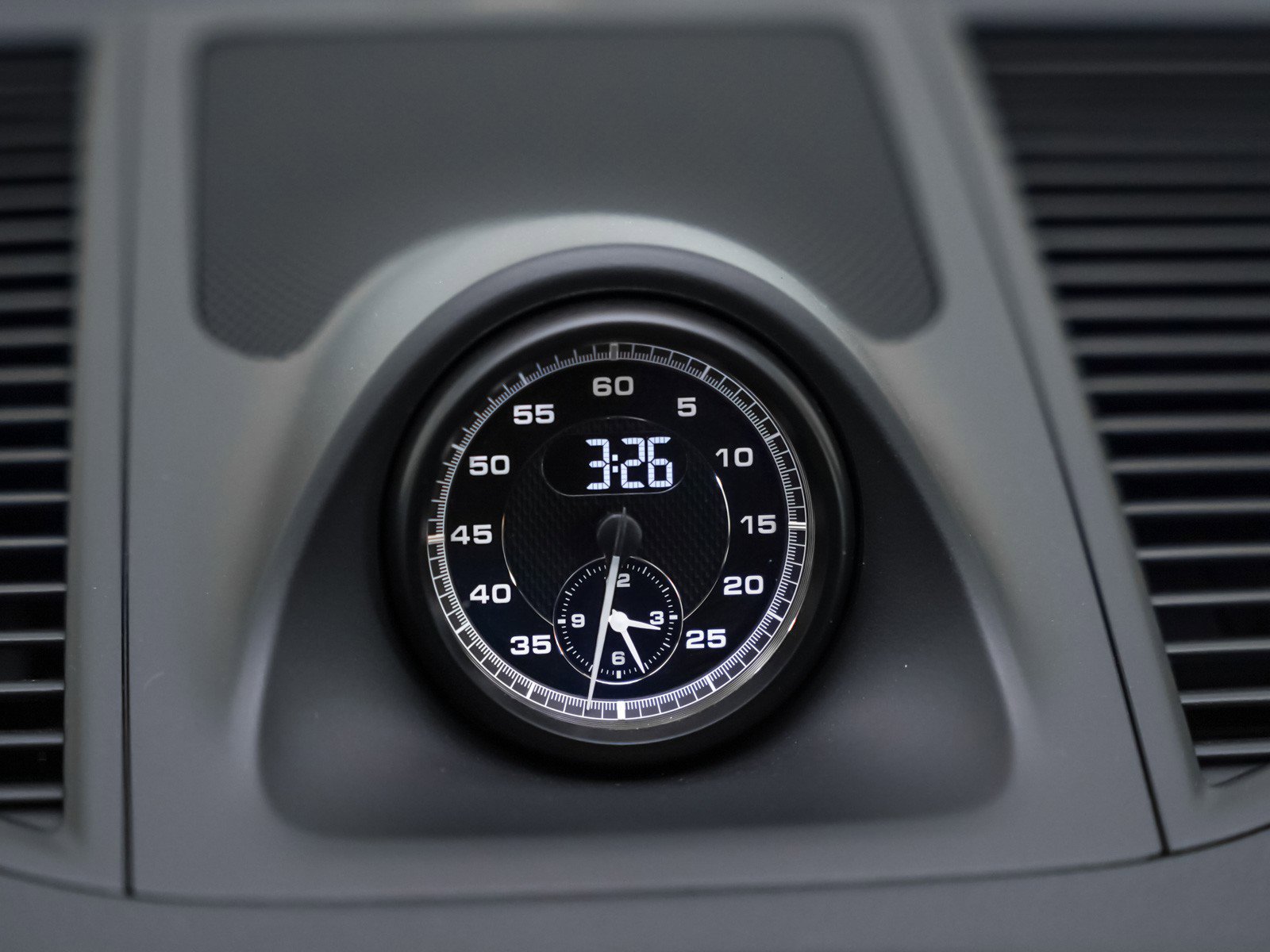 Certified 2025 Porsche Macan S image 21