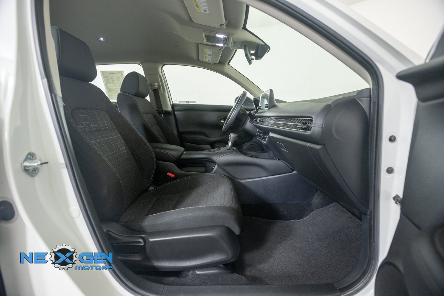 Used 2024 Honda HR-V LX image 8