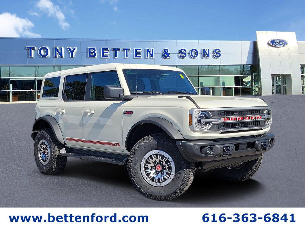 New 2026 Ford Bronco Outer Banks w/ Sasquatch Package AWD/4WD image 1