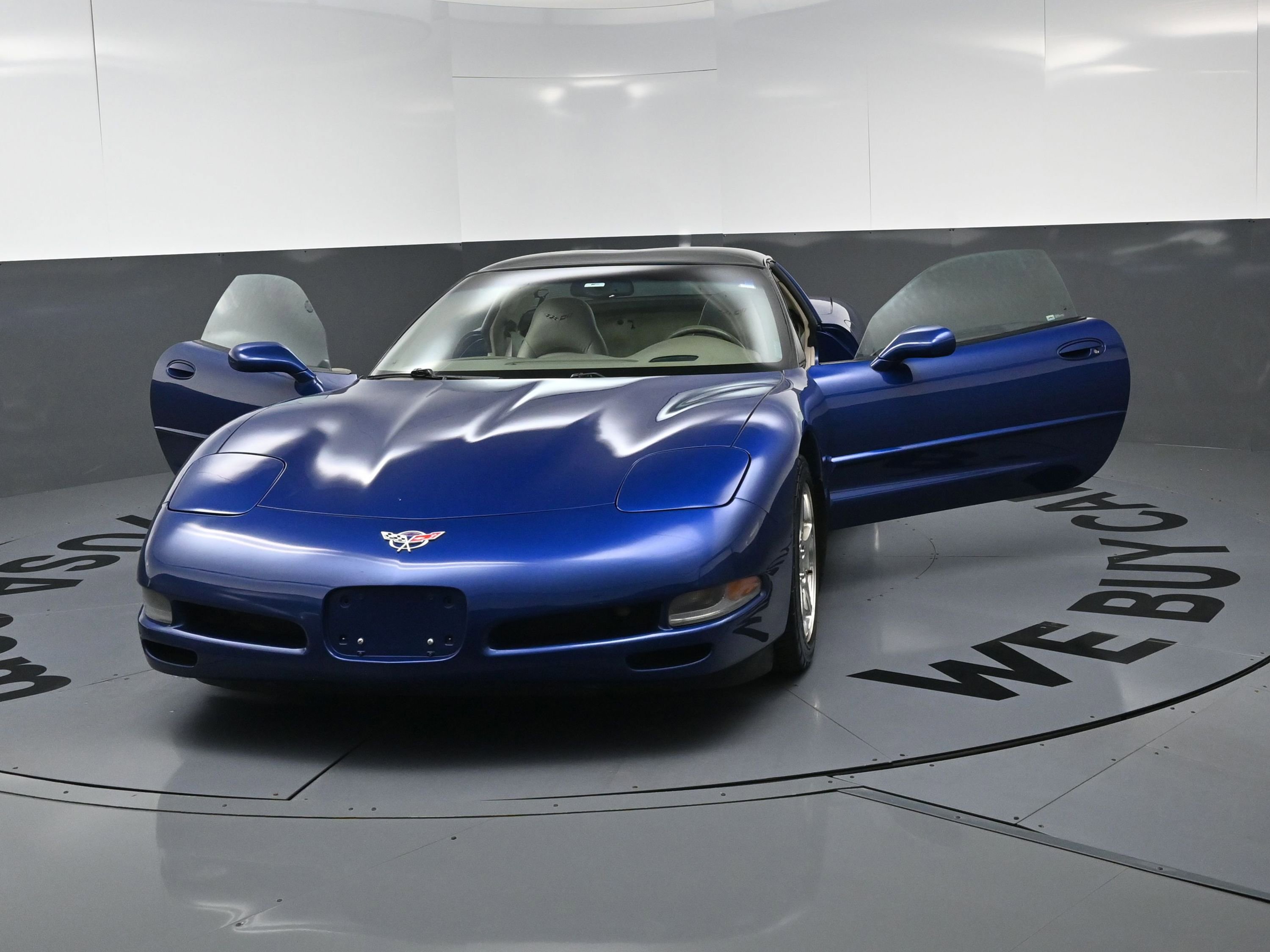 Used 2004 Chevrolet Corvette Coupe w/ Preferred Equipment Group RWD image 21