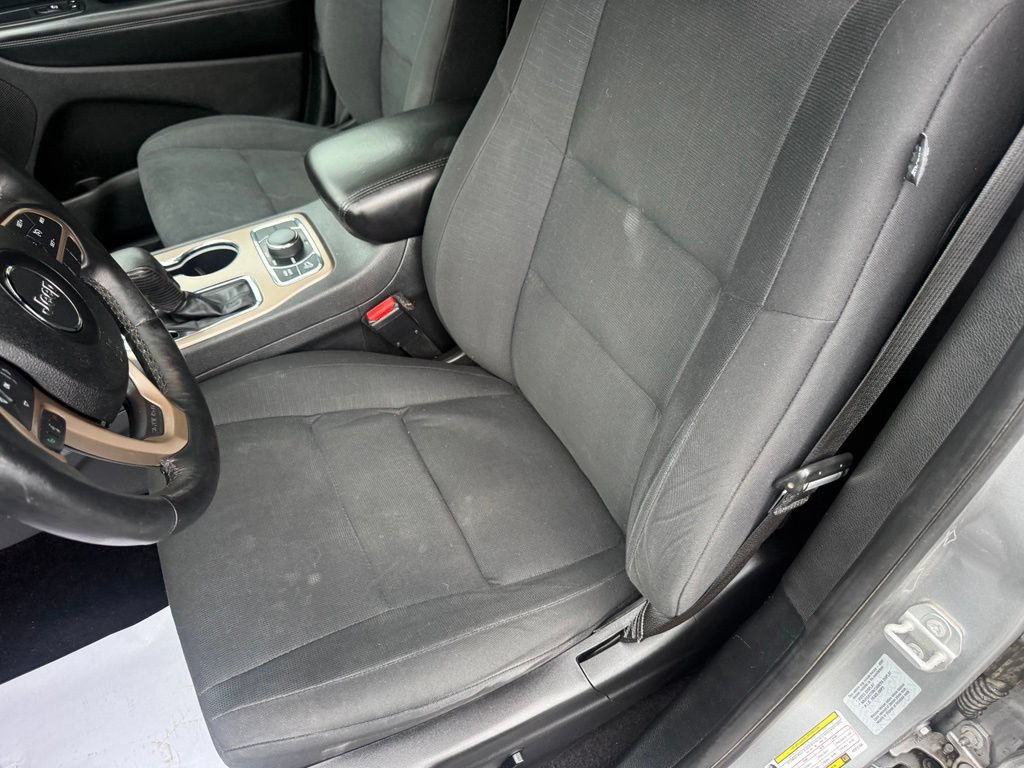 Used 2017 Jeep Grand Cherokee Laredo w/ Quick Order Package 23E AWD/4WD image 13