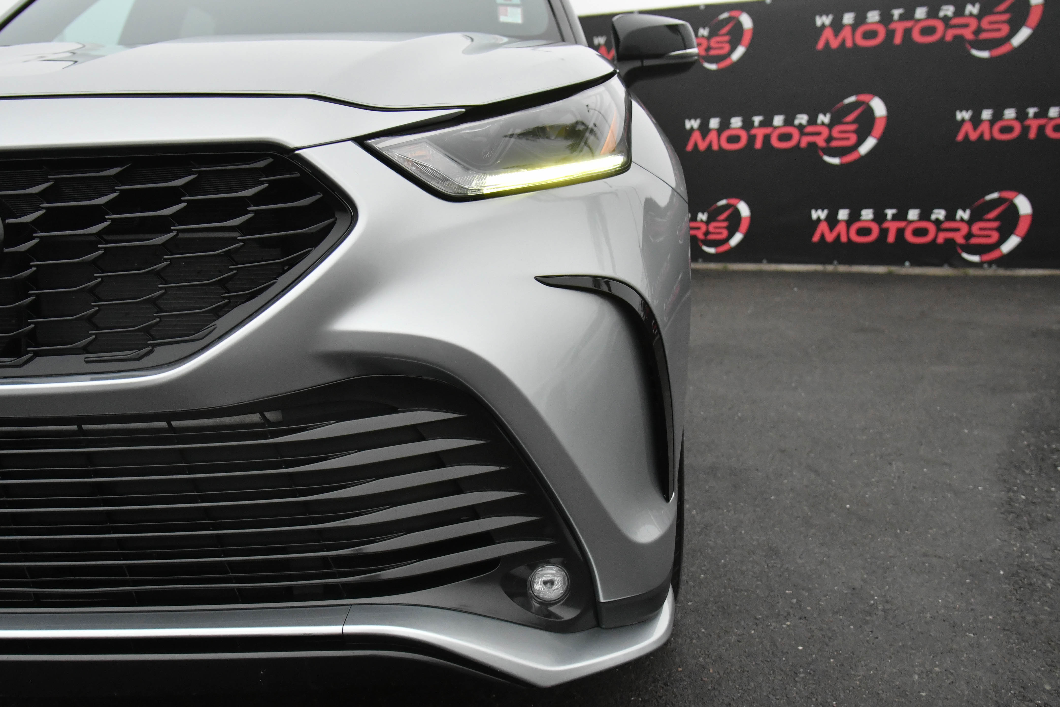 Used 2022 Toyota Highlander XSE image 11