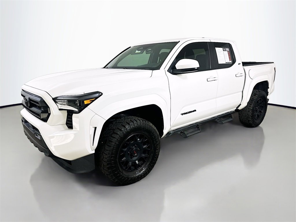 Used 2024 Toyota Tacoma SR5 image 3